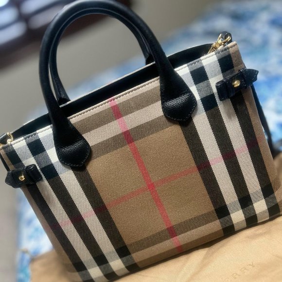 Burberry Hand Bag (ORIGINAL) - Picture 1 of 4